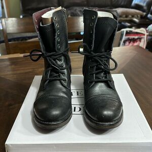 STEVE MADDEN combat boots